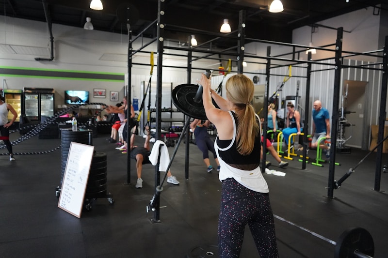 High-intensity interval training challenges both aerobic and anaerobic energy systems for efficient conditioning. Source: Unsplash.